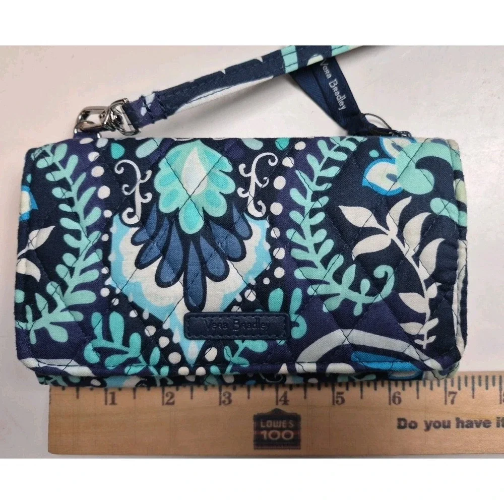 Vera Bradley Blue Island RFID Trifold Wallet Wristlet Retired New Without Tag - Picture 12 of 14